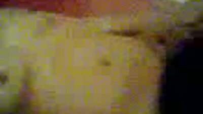 ಹಂಗ್ ಮ್ಯಾನ್ ಎಲ್ಲಾ ಮಂಚದ ಮೇಲೆ ವಿಷಯಾಸಕ್ತ ಸೆಕ್ಸ್‌ಪಾಟ್ ವೀನಸ್ ವಾಲ್‌ಕೈರಿಯನ್ನು ವಿಸ್ತರಿಸಿದ್ದಾನೆ
