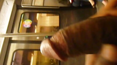 ಕೊಂಬಿನ ಡೊಮಿನಾಟ್ರಿಕ್ಸ್ ತನ್ನ ಬಿಚ್ ಕತ್ತೆಯಲ್ಲಿರುವ ವ್ಯಕ್ತಿಯನ್ನು ಪಟ್ಟಿಯೊಂದಿಗೆ ಭೇದಿಸುತ್ತದೆ